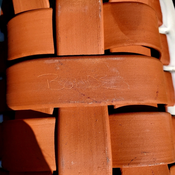 Lyn Bonde Bread Basket Server Woven Earthenware Dinner Table Kitchen Signed - Picture 8 of 11